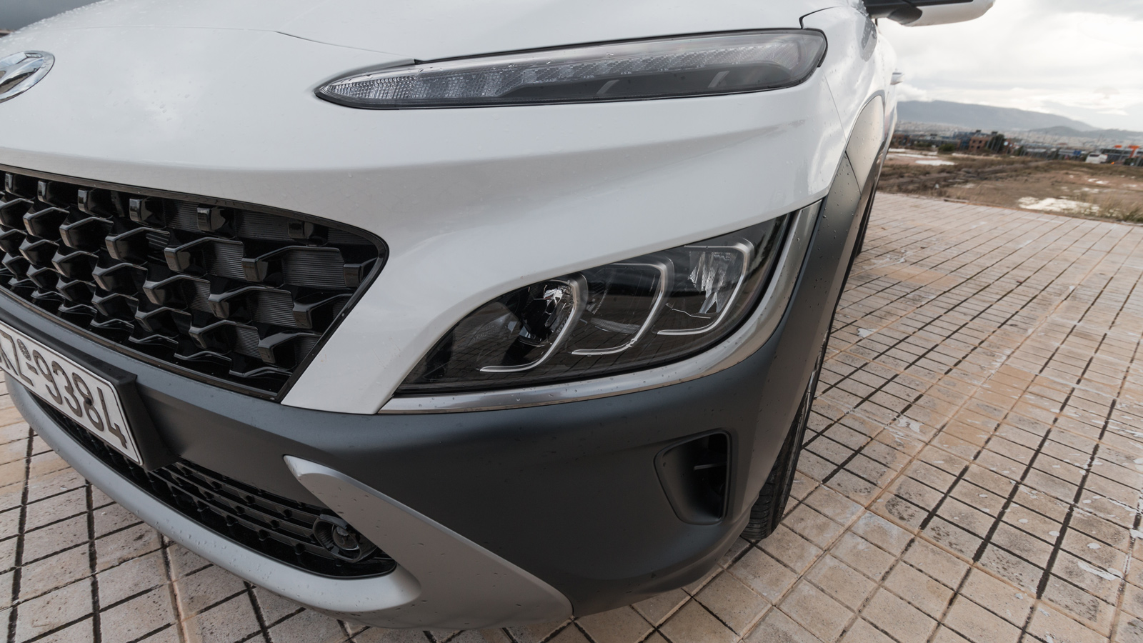 Η νέα μάσκα, οι ανασχεδιασμένοι προβολείς, τα πιο λεπτά φώτα ημέρας και ο πιο μυώδης εμπρός προφυλακτήρας  έδωσαν μια πιο αθλητική ταυτότητα στο μοντέ